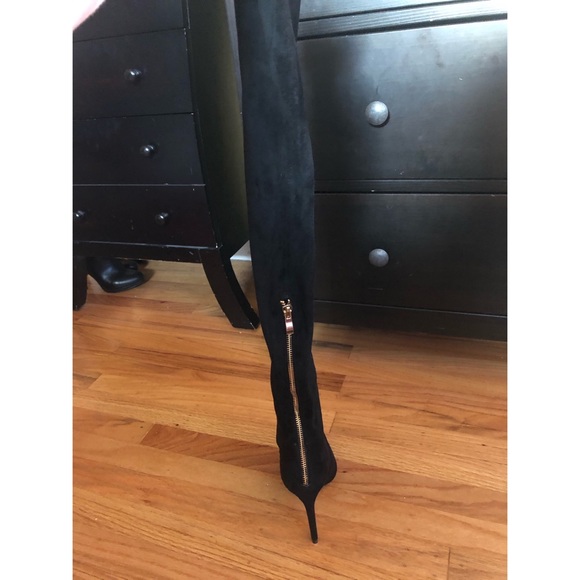 Black boot - Picture 2 of 2